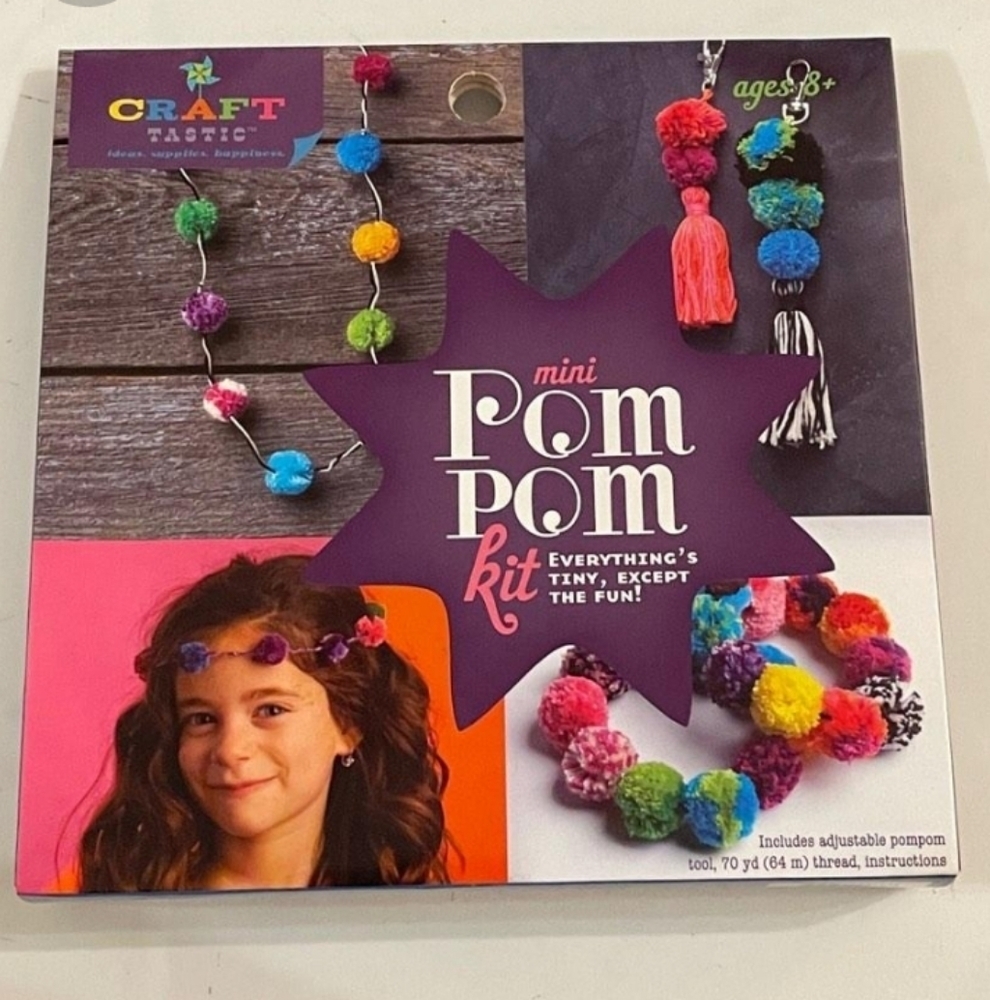 MINI Pom Pom kit includes adjustable pompom tool , 70 yd , tread , instructions
